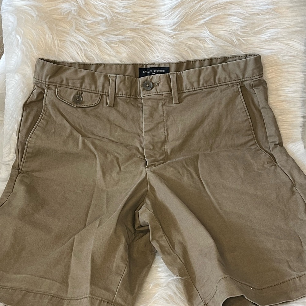 Banana Republic Men's size 30 waist Lived In short. NWT.